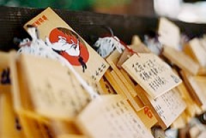 絵馬の書き方にも、恋愛や合格祈願、就職や結婚などで変わります。